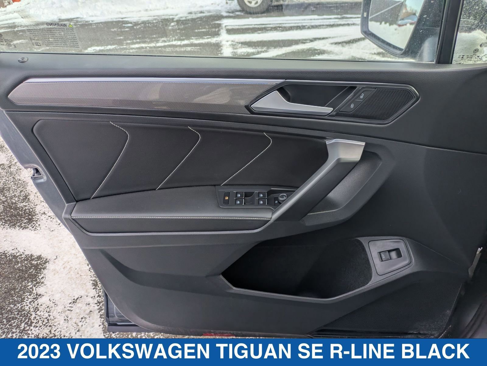 Used 2023 Volkswagen Tiguan SE R-Line image 12