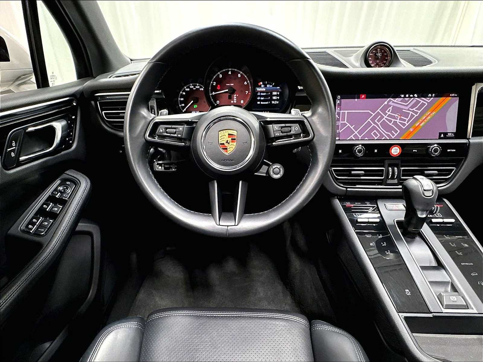 Used 2023 Porsche Macan AWD/4WD image 15
