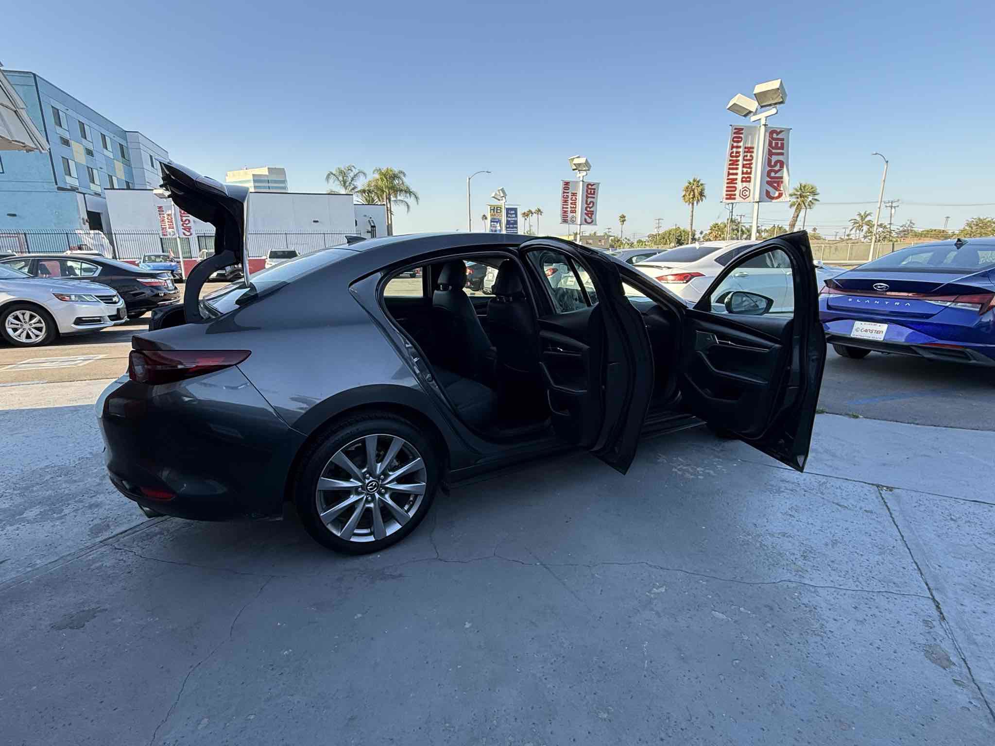 Used 2019 MAZDA MAZDA3 Sedan w/ Preferred Package image 30