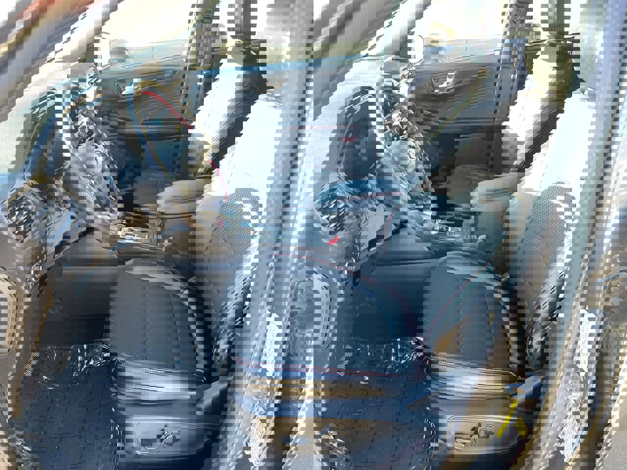 Used 2025 Ford Escape ST-Line w/ Equipment Group 301A image 17