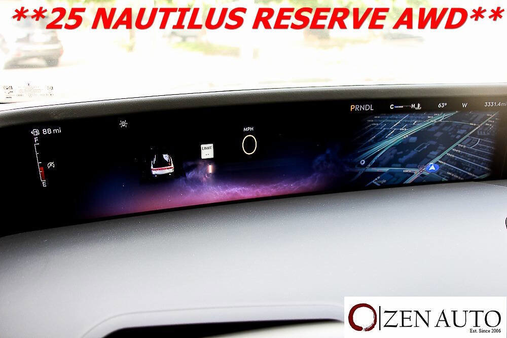 Used 2025 Lincoln Nautilus Reserve image 16