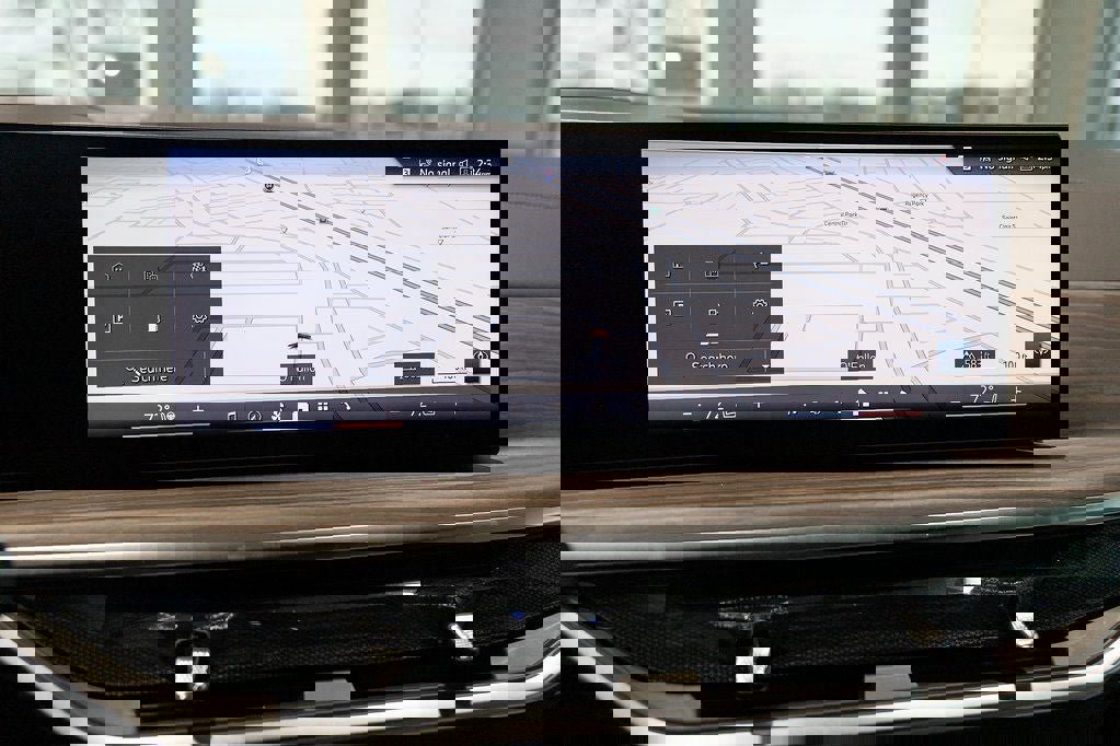 New 2026 BMW X5 xDrive50e w/ Premium Package image 31