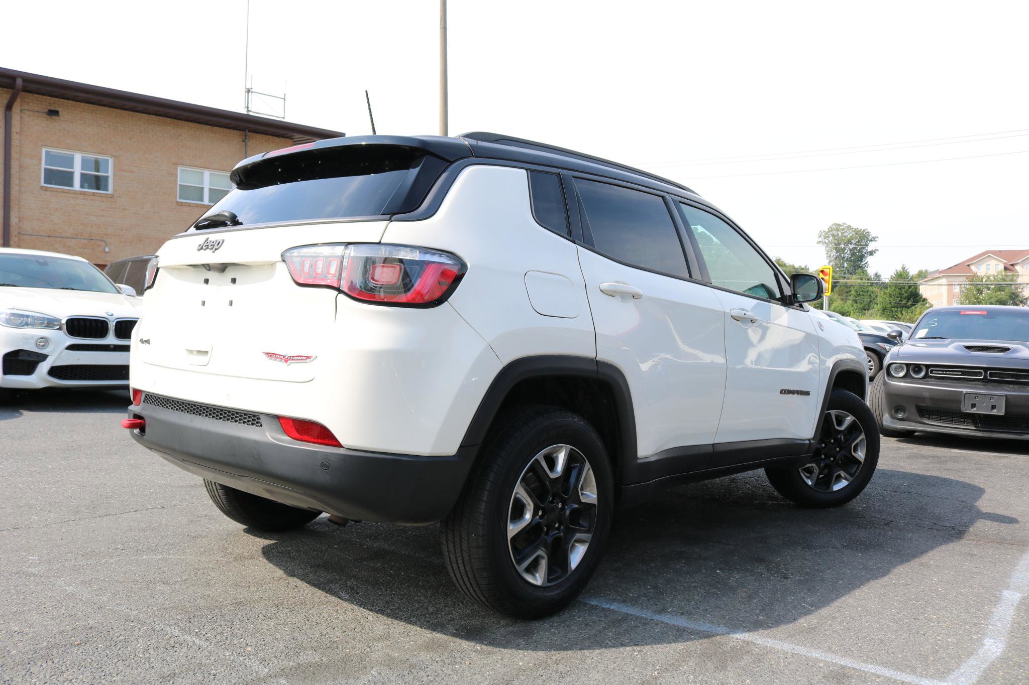 Used 2017 Jeep Compass Trailhawk w/ Leather Interior Group AWD/4WD image 2
