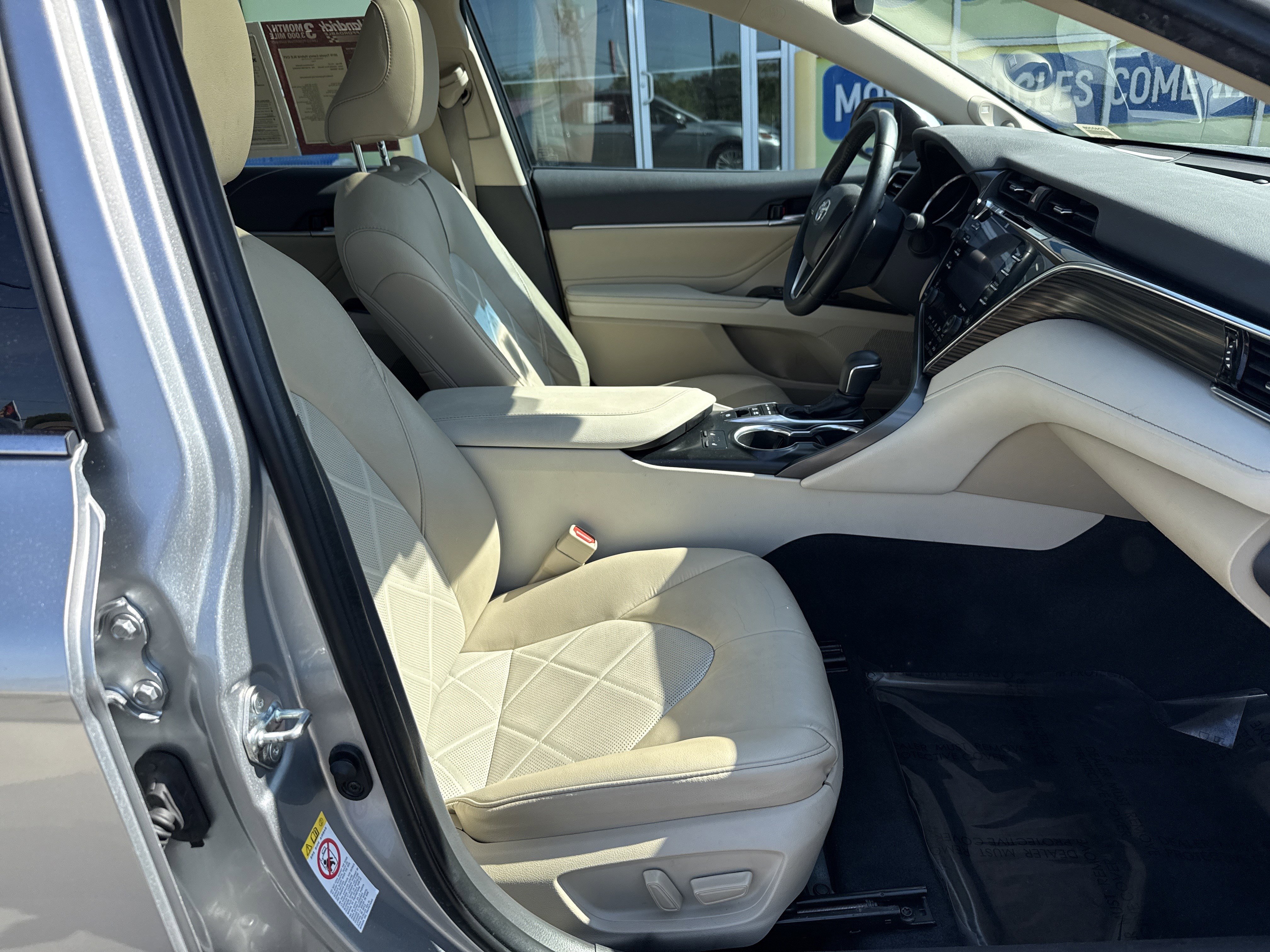 Used 2018 Toyota Camry XLE w/ Audio Package FWD image 34
