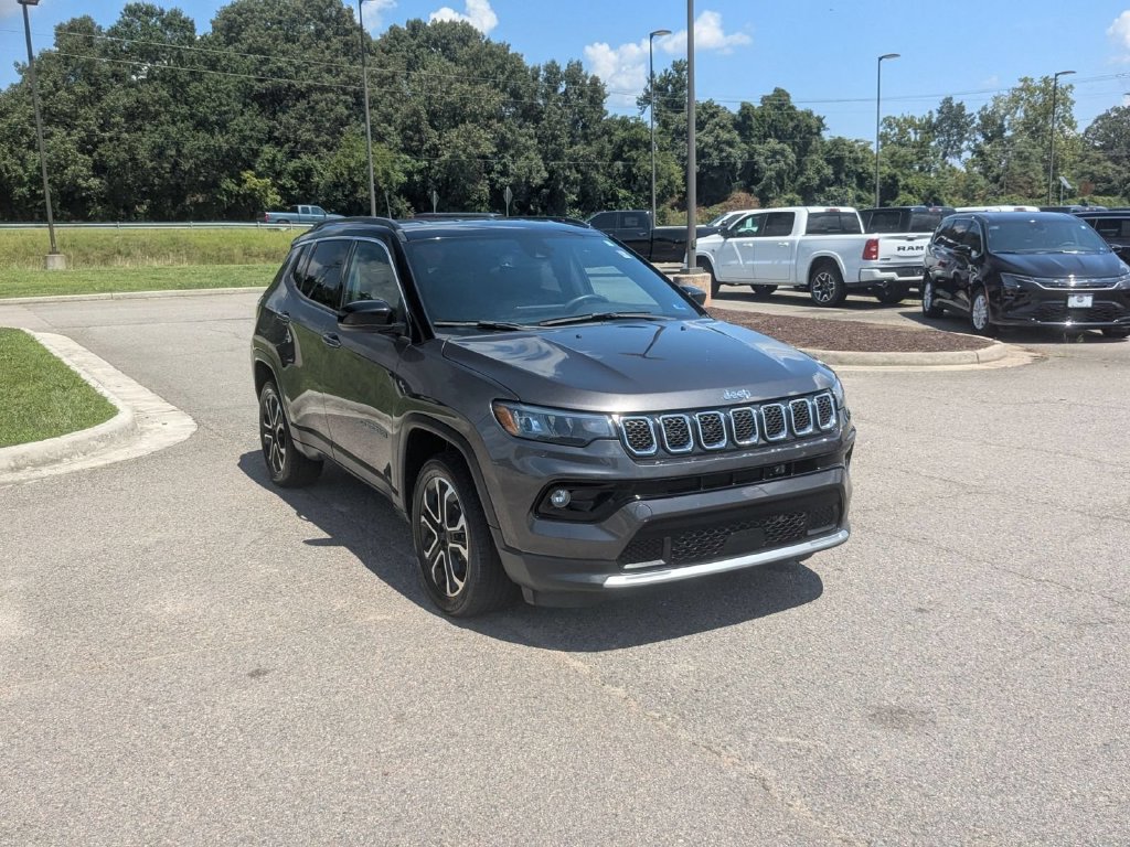 Certified 2023 Jeep Compass Limited AWD/4WD image 7