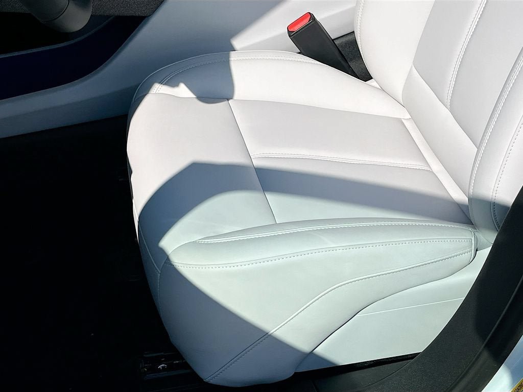 New 2027 Cadillac Optiq Luxury RWD image 13