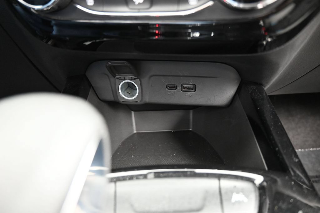 Used 2024 Chevrolet Trax LT w/ Driver Confidence Package FWD image 25