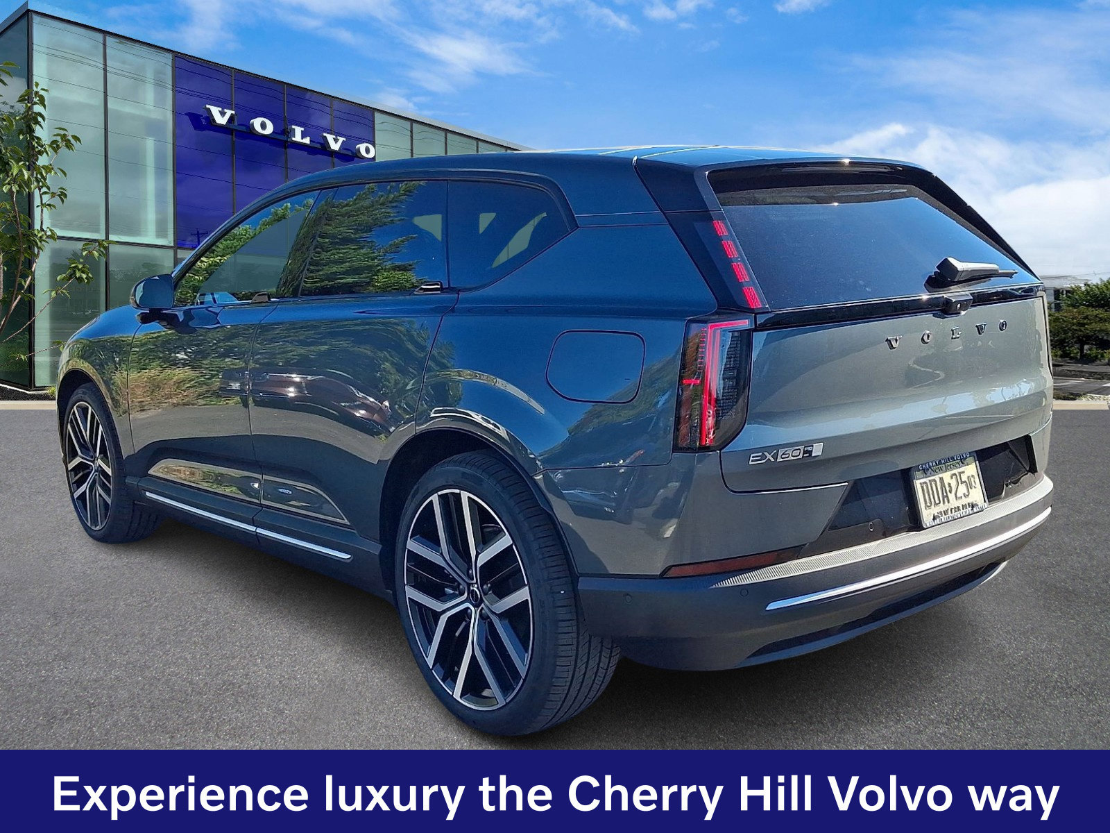 New 2027 Volvo EX60 Ultra AWD/4WD image 3