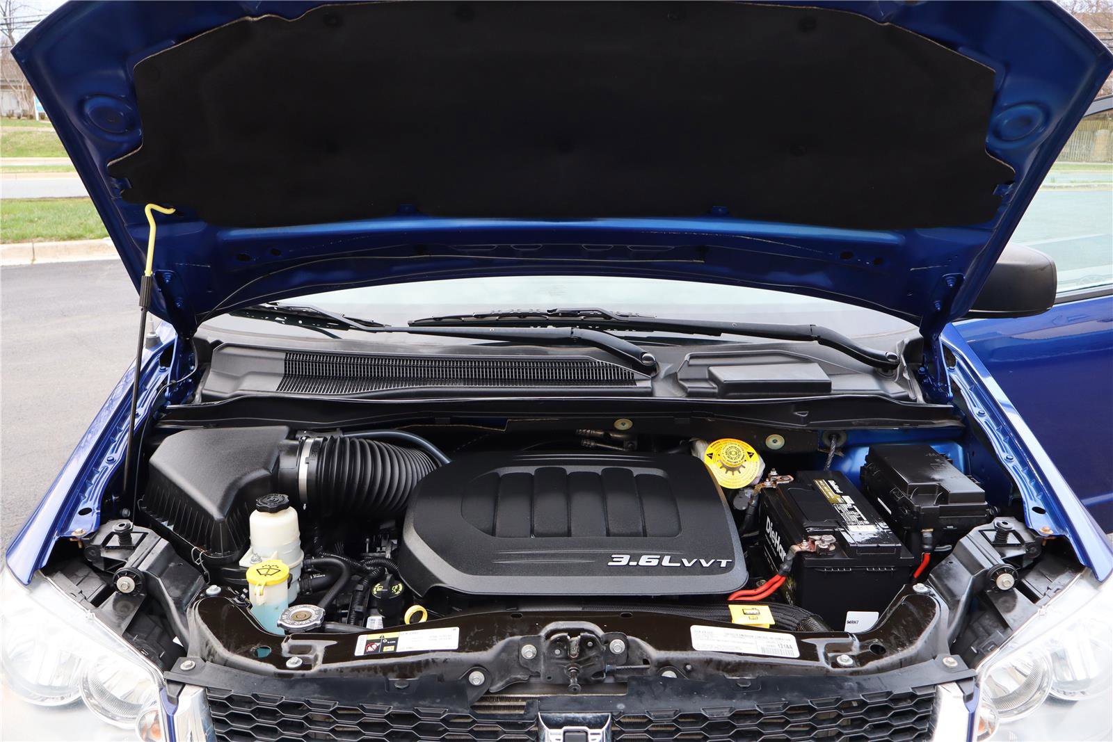 Used 2018 Dodge Grand Caravan SE w/ UConnect Hands-Free Group image 8