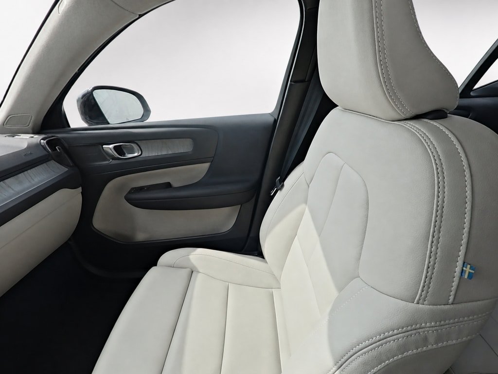 New 2026 Volvo XC40 B5 Ultra w/ Protection Package Premier AWD/4WD image 15