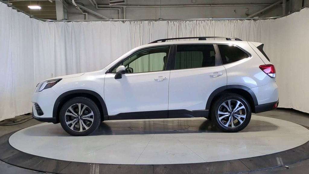 Used 2022 Subaru Forester Limited image 6