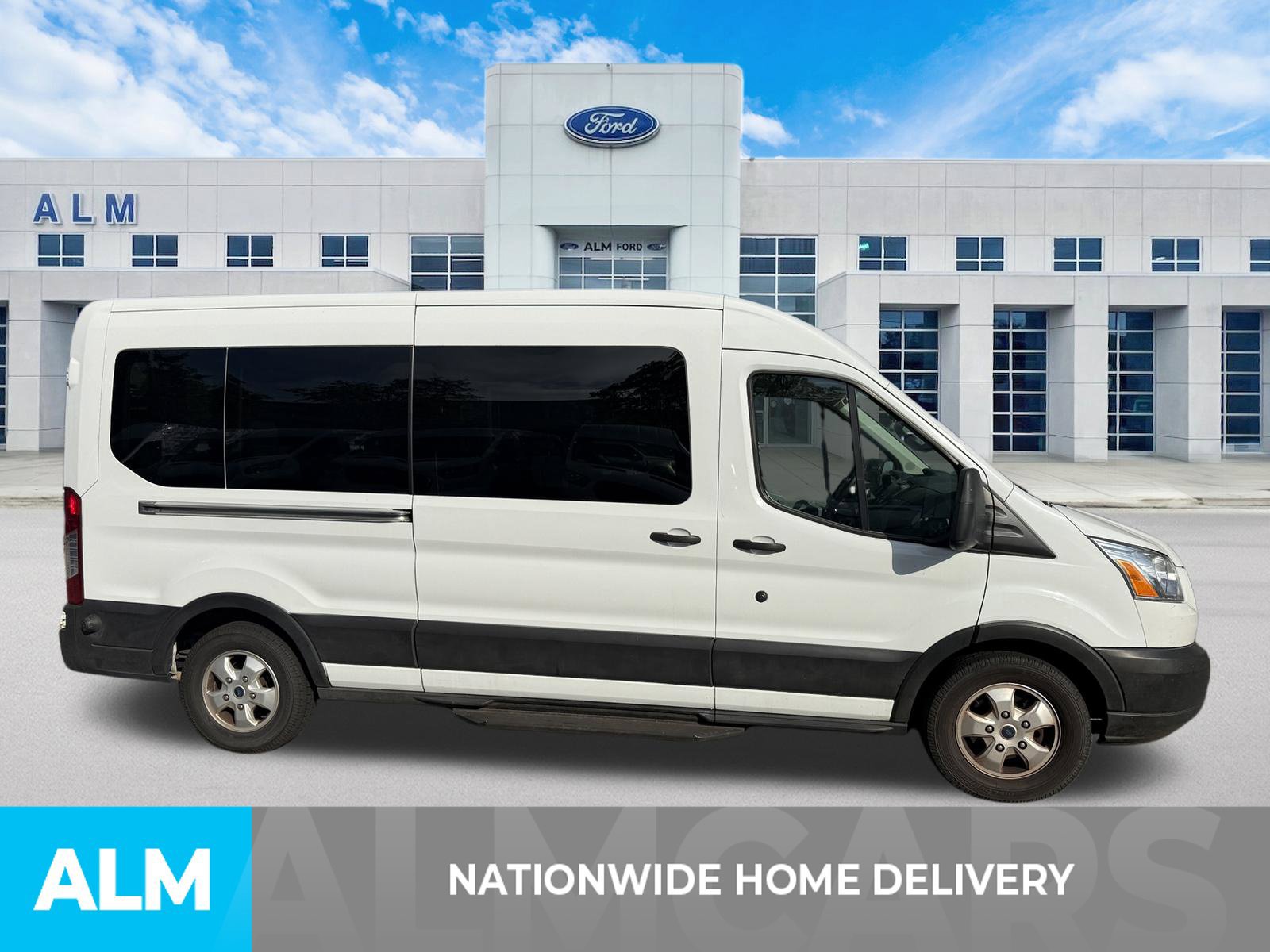 Used 2019 Ford Transit 350 XLT RWD image 4