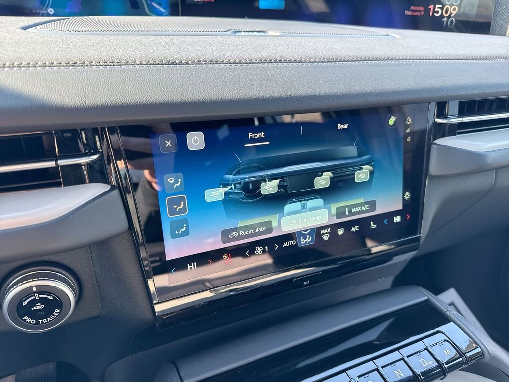 New 2026 Lincoln Navigator L Reserve w/ Jet Appearance Package image 17