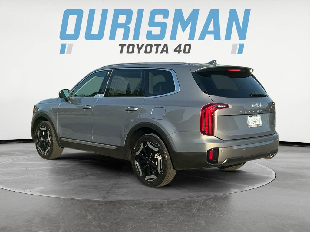 Used 2025 Kia Telluride S FWD image 5