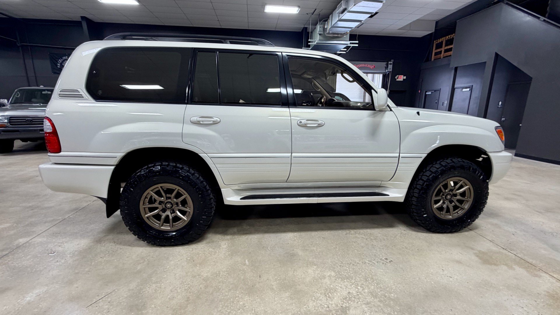 Used 2000 Lexus LX 470 4WD image 15