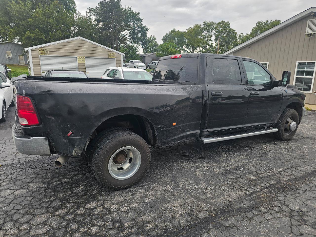 Used 2013 RAM 3500 Tradesman w/ Chrome Appearance Group RWD image 3