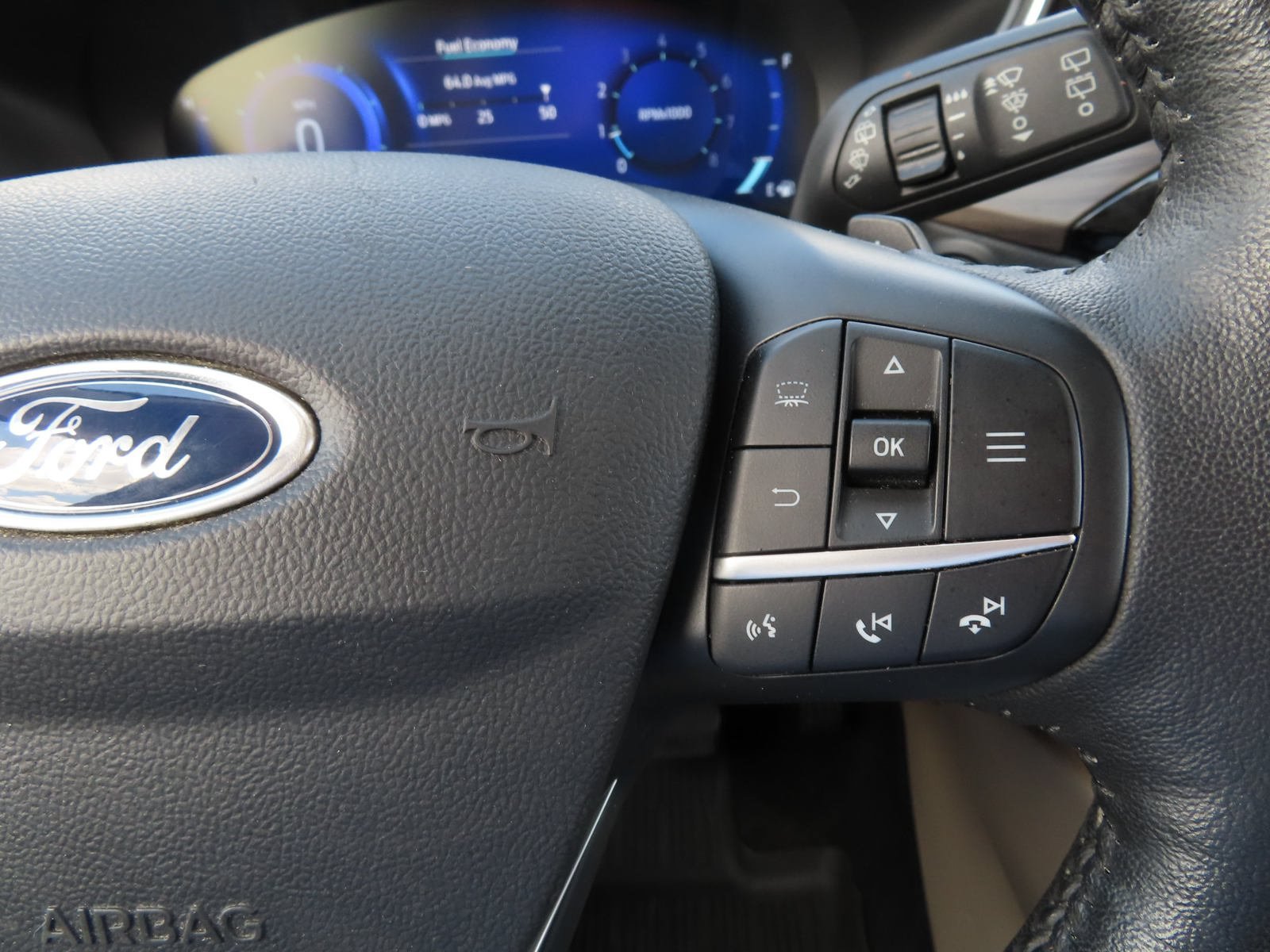 Used 2020 Ford Escape Titanium AWD/4WD image 23