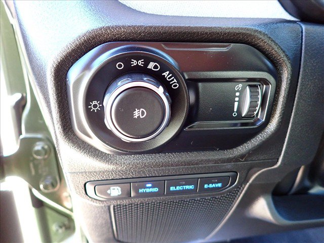 Used 2024 Jeep Wrangler Unlimited w/ Convenience Group AWD/4WD image 13