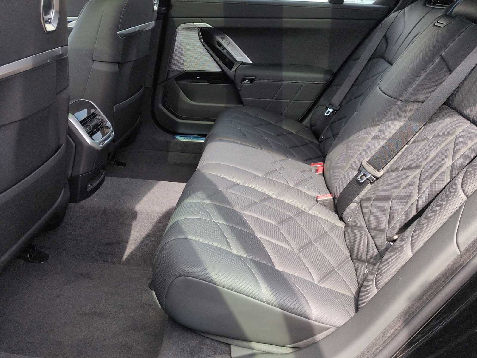 New 2026 BMW i7 xDrive60 w/ Executive Package image 21