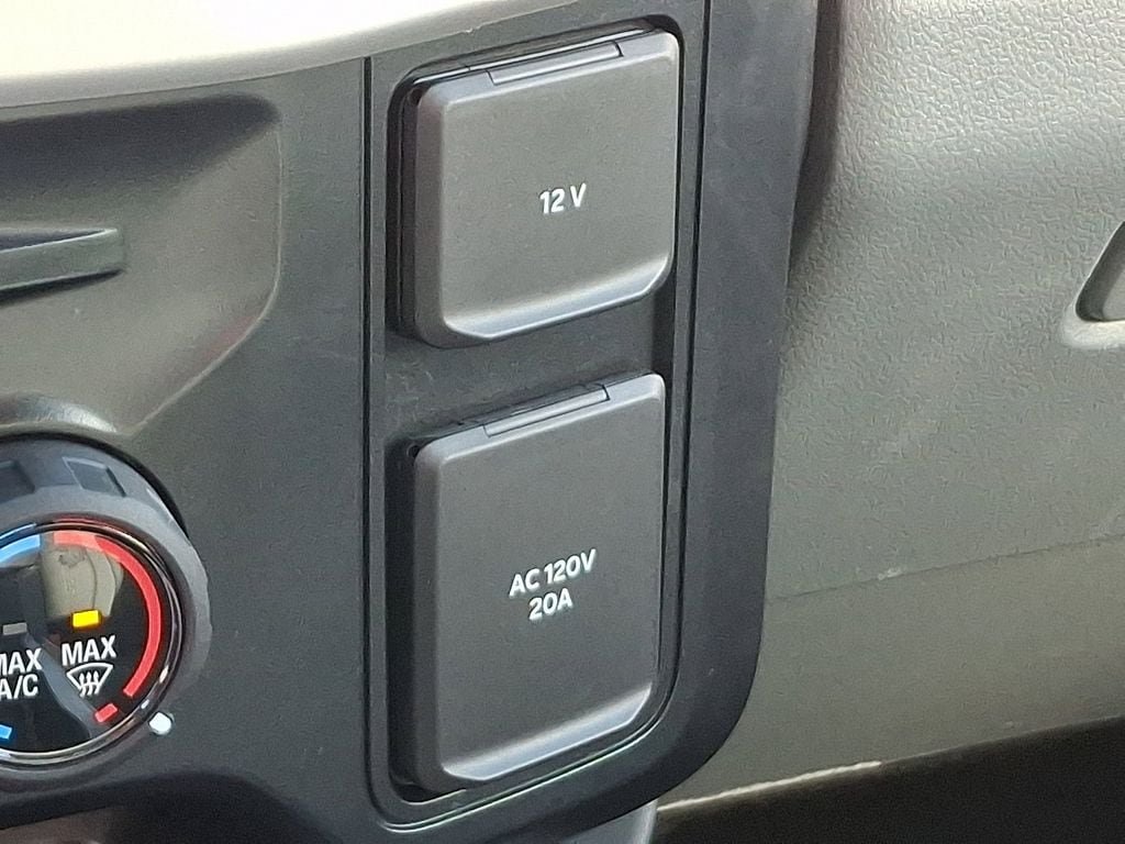 Used 2025 Ford F250 XLT w/ Black Appearance Package AWD/4WD image 26