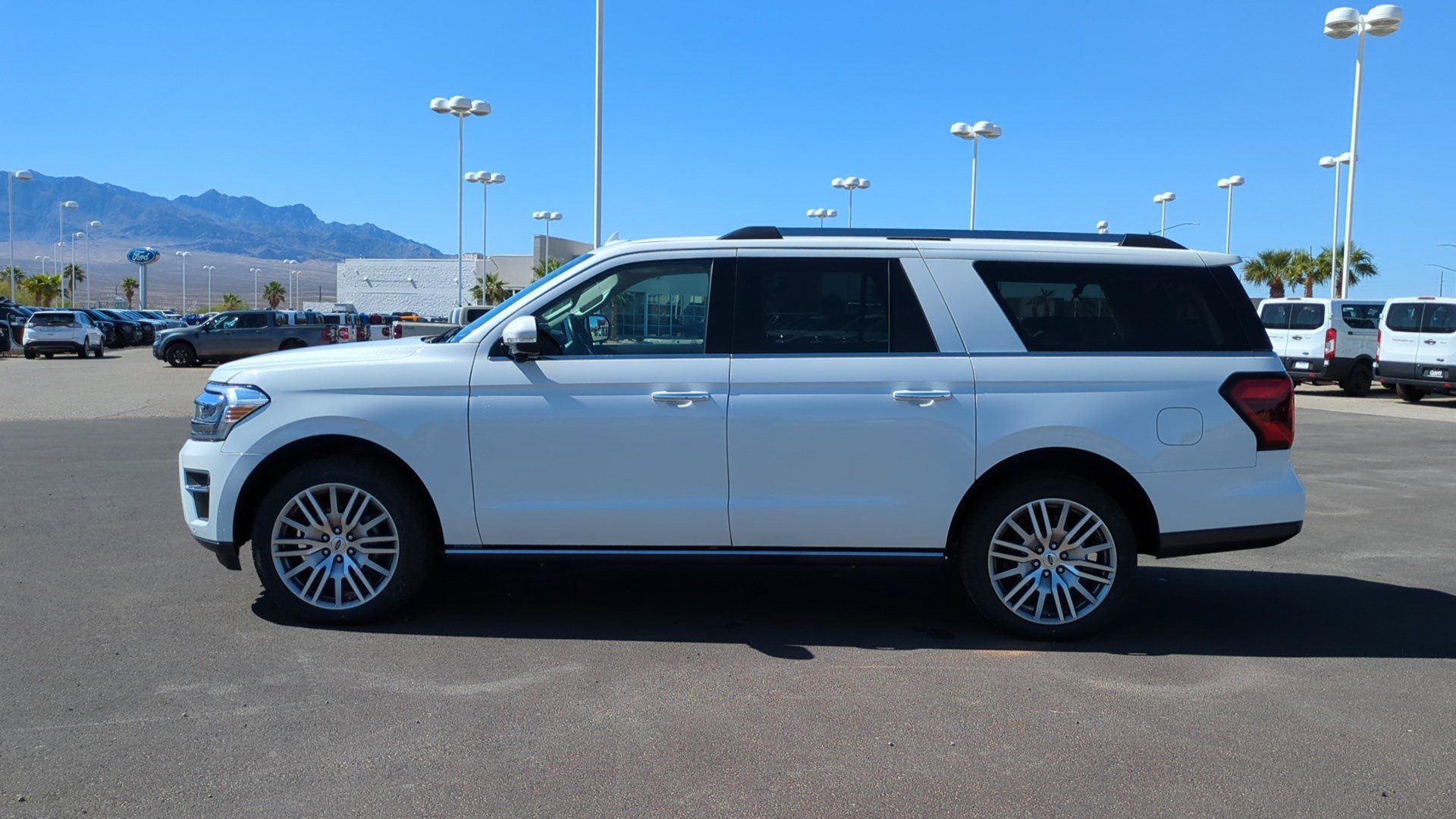 Used 2022 Ford Expedition Max Limited image 6