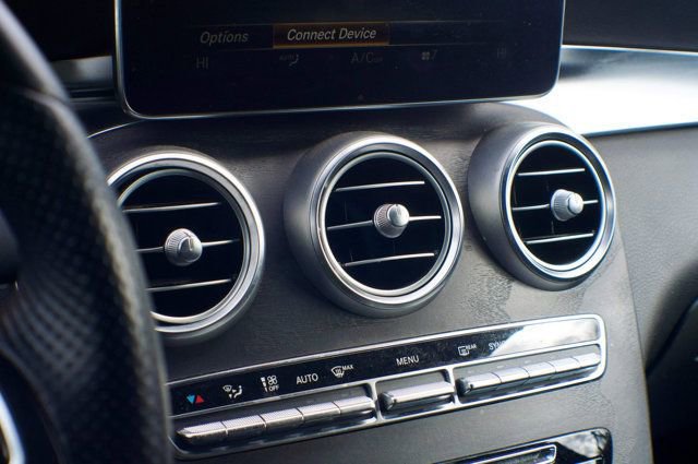 Used 2017 Mercedes-Benz GLC 300 4MATIC image 27