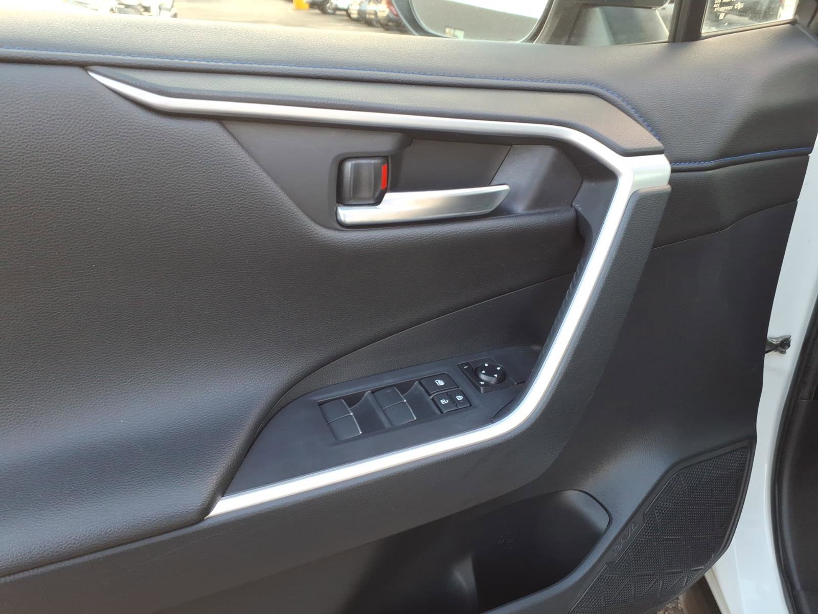 Certified 2019 Toyota RAV4 XSE AWD/4WD image 17