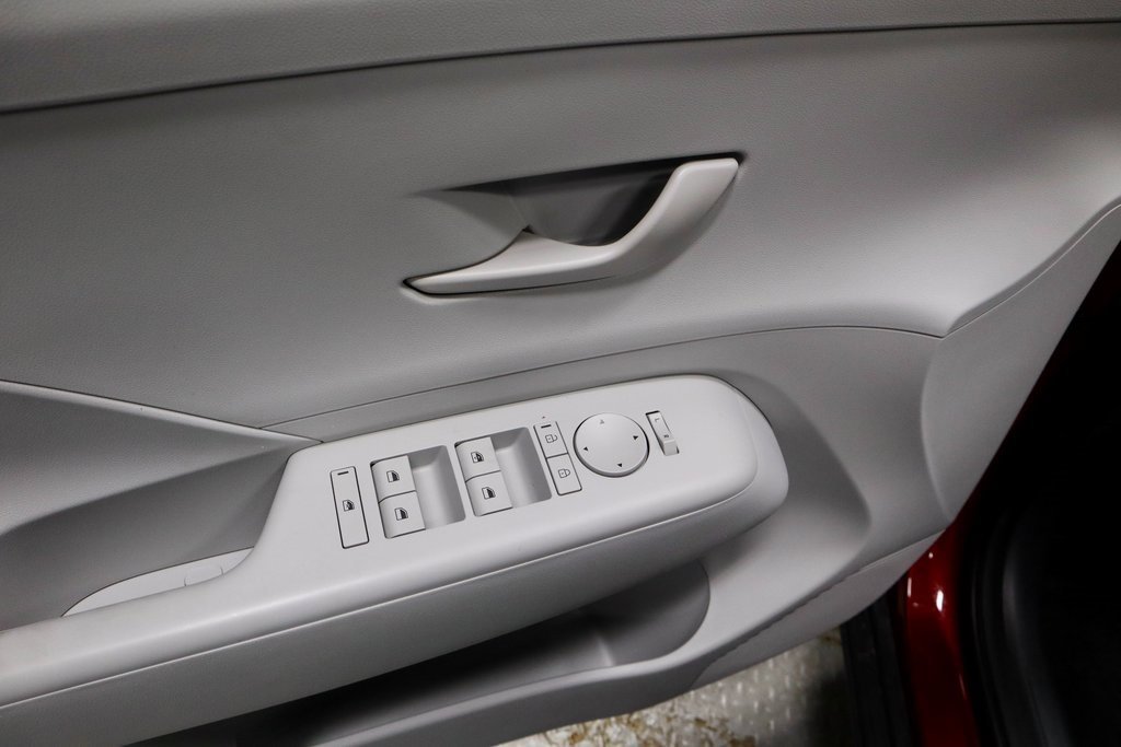 Certified 2025 Hyundai Kona SEL image 22