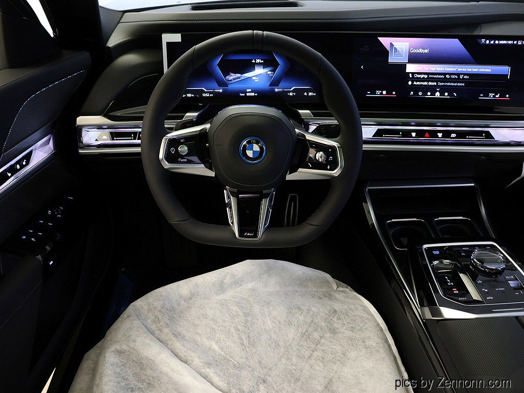 Used 2026 BMW i7 xDrive60 w/ Executive Package image 16