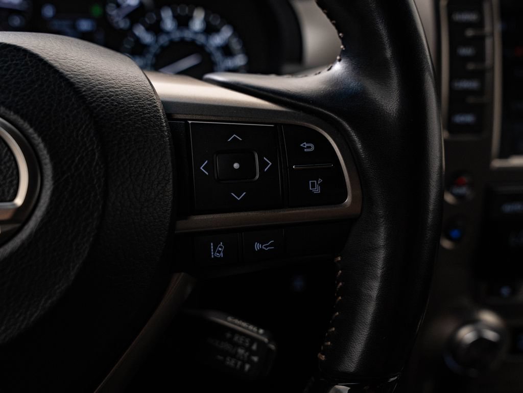 Used 2021 Lexus GX 460 Premium w/ Premium Package AWD/4WD image 28
