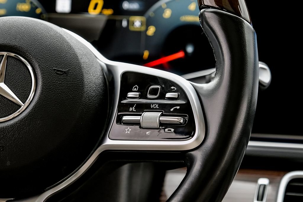 Used 2023 Mercedes-Benz GLS 580 4MATIC image 17