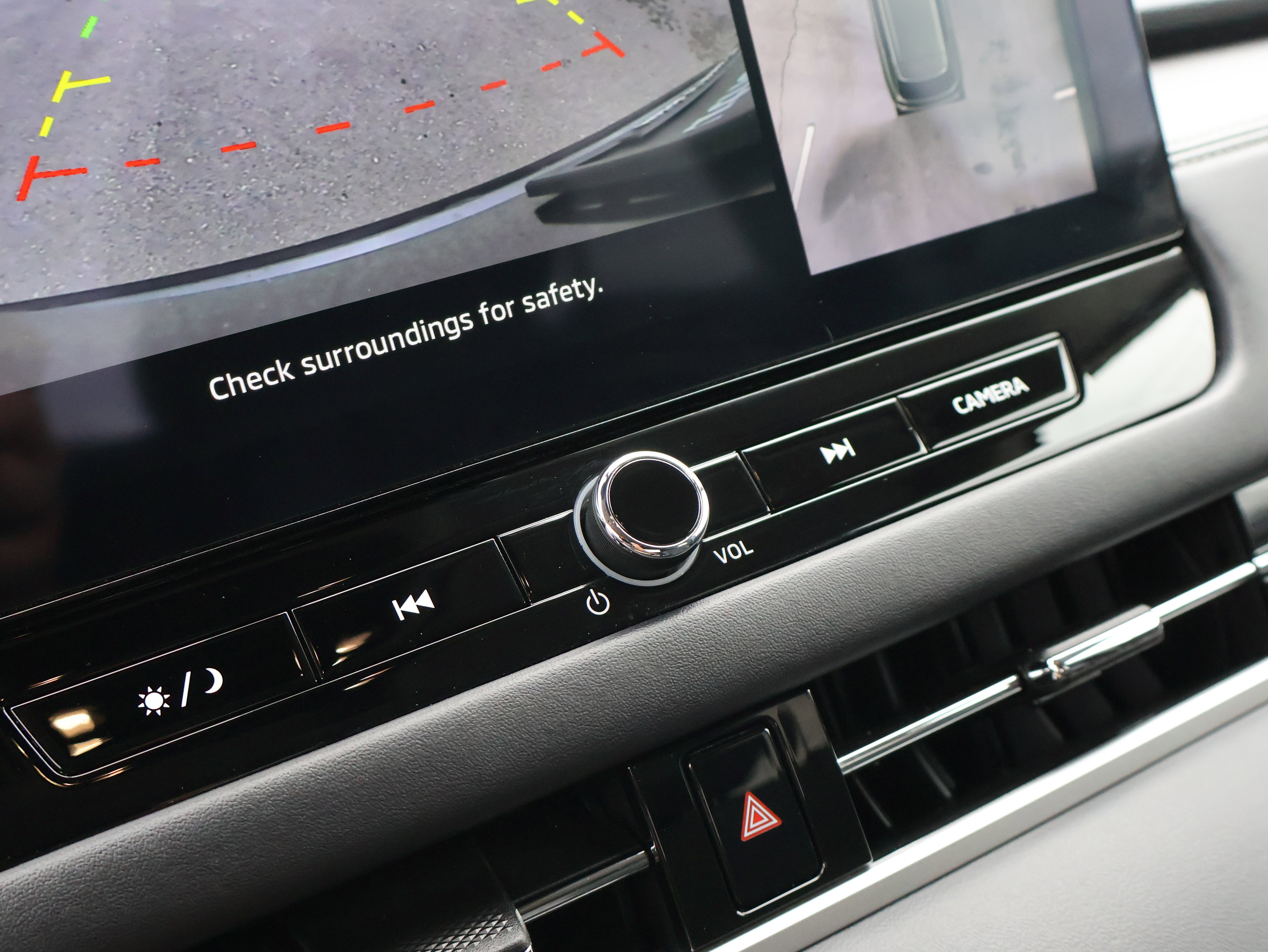Used 2025 Mitsubishi Outlander SE image 28
