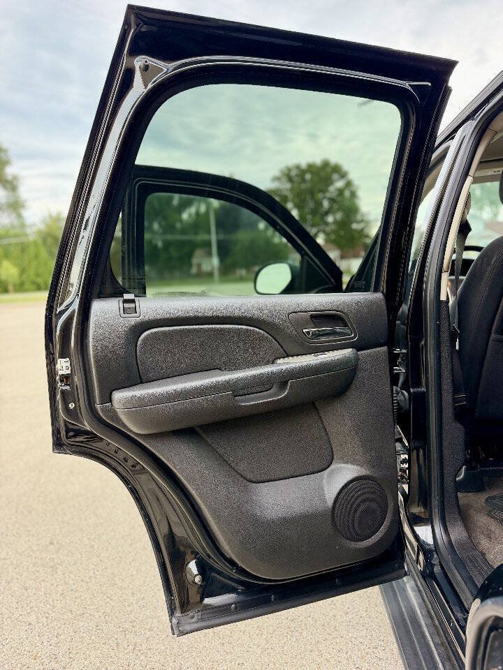 Used 2013 Chevrolet Tahoe 4WD image 14