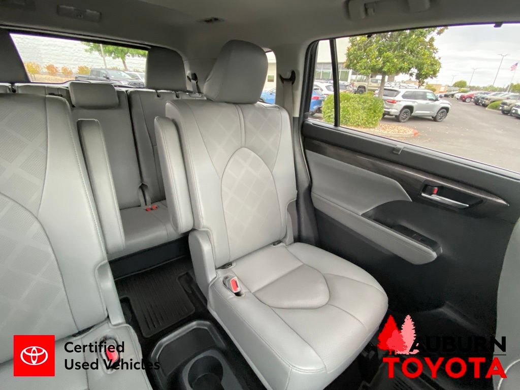 Certified 2024 Toyota Highlander Platinum AWD/4WD image 28