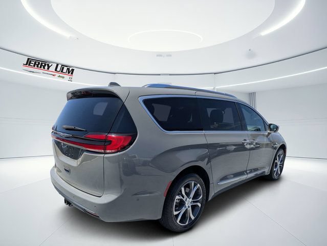 Used 2021 Chrysler Pacifica Pinnacle AWD/4WD image 3