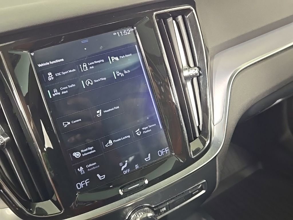 Used 2019 Volvo S60 T5 Momentum w/ Premium Package image 29