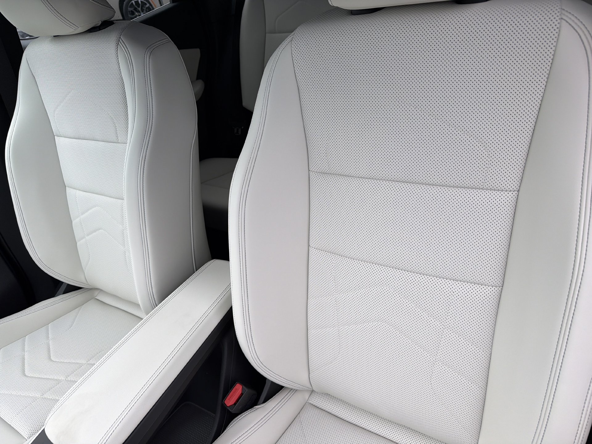 New 2026 BMW X1 xDrive28i AWD/4WD image 23