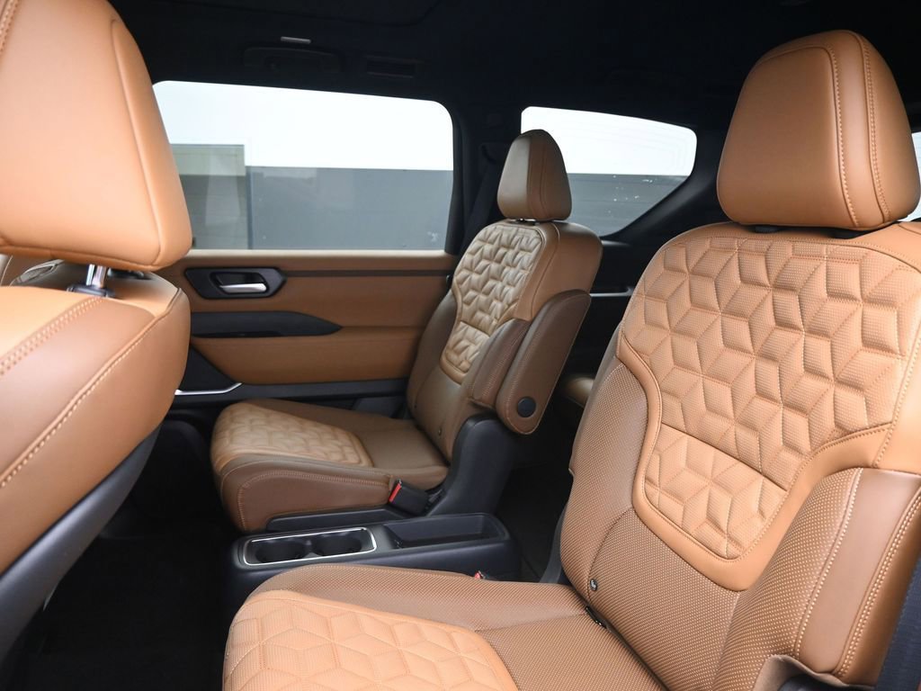 New 2025 Nissan Armada Platinum Reserve image 13