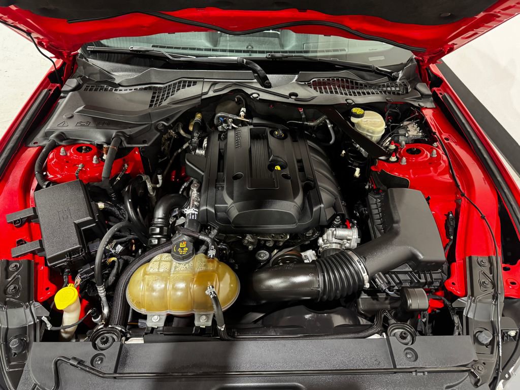 Used 2017 Ford Mustang Premium image 9