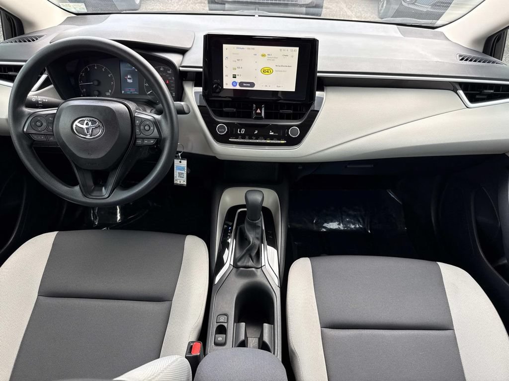 Used 2025 Toyota Corolla LE FWD image 18