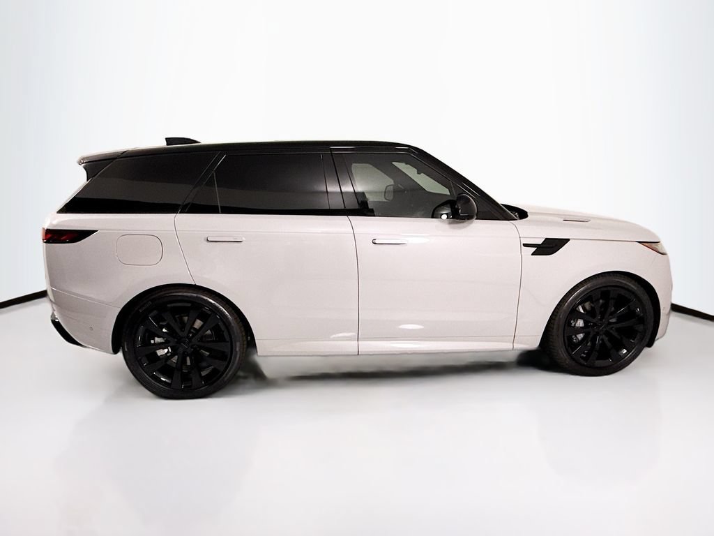 New 2026 Land Rover Range Rover Sport Dynamic SE AWD/4WD image 4