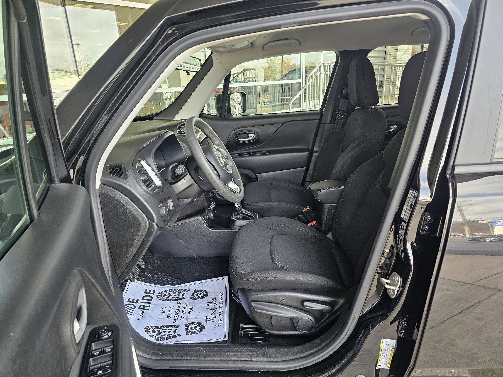 Used 2023 Jeep Renegade Latitude image 19