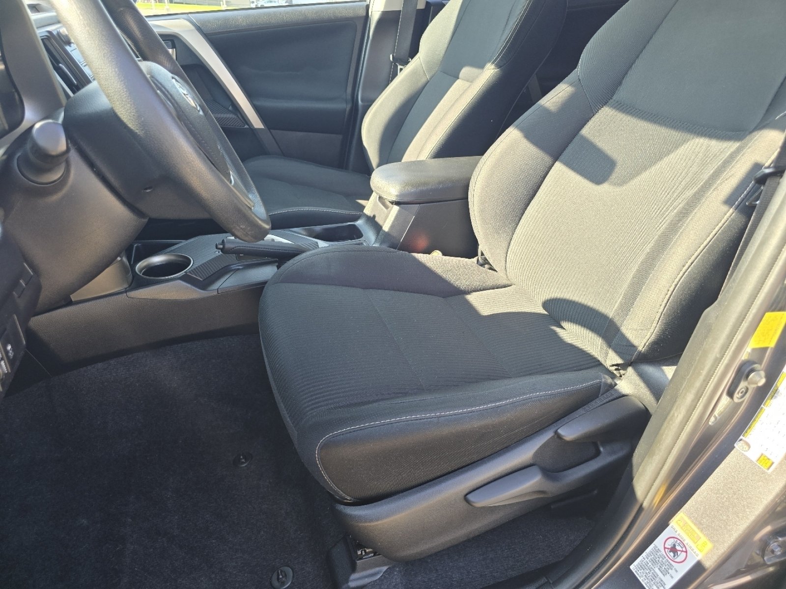 Used 2015 Toyota RAV4 XLE FWD image 25