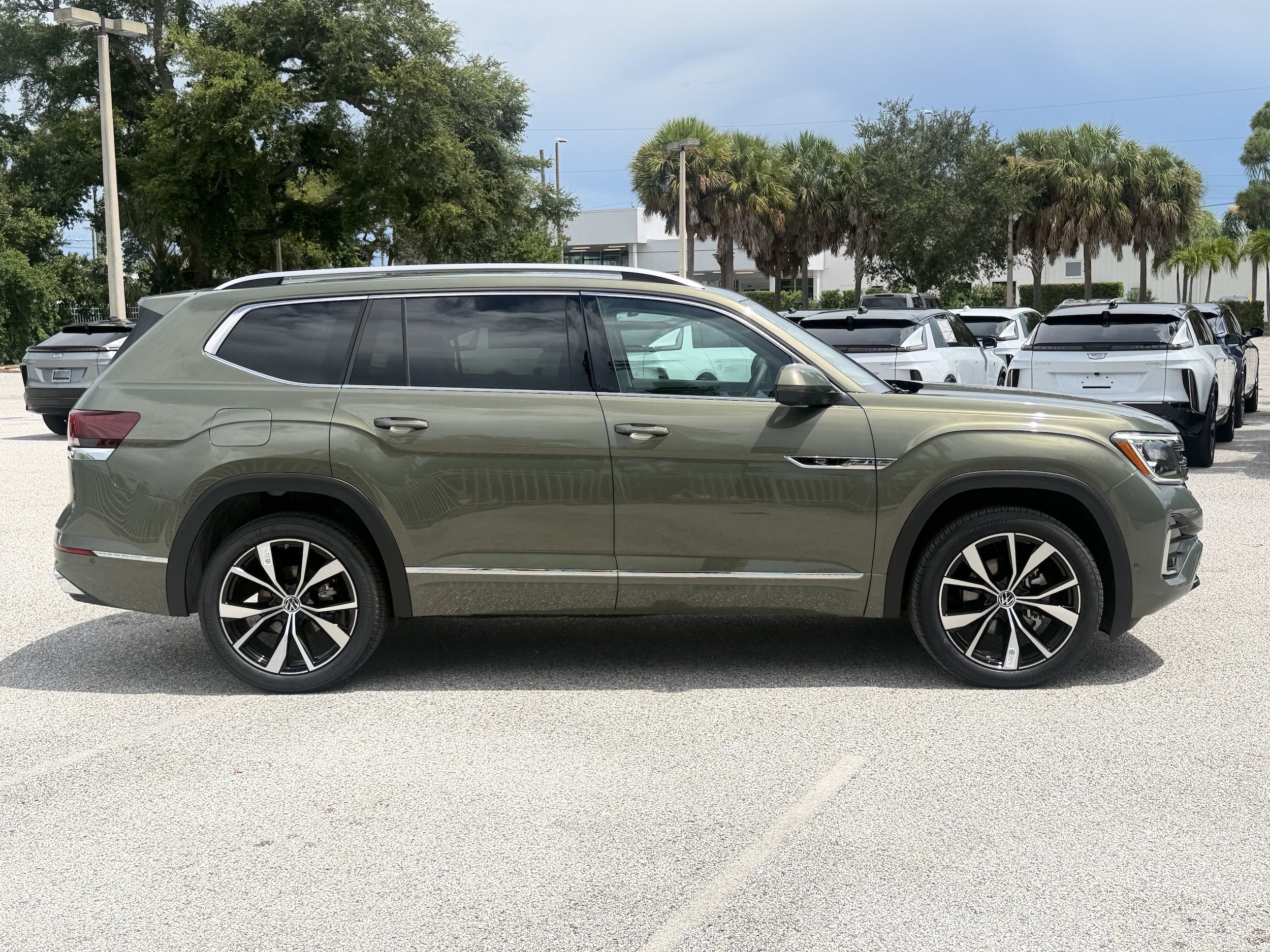New 2026 Volkswagen Atlas SEL Premium R-Line AWD/4WD image 8