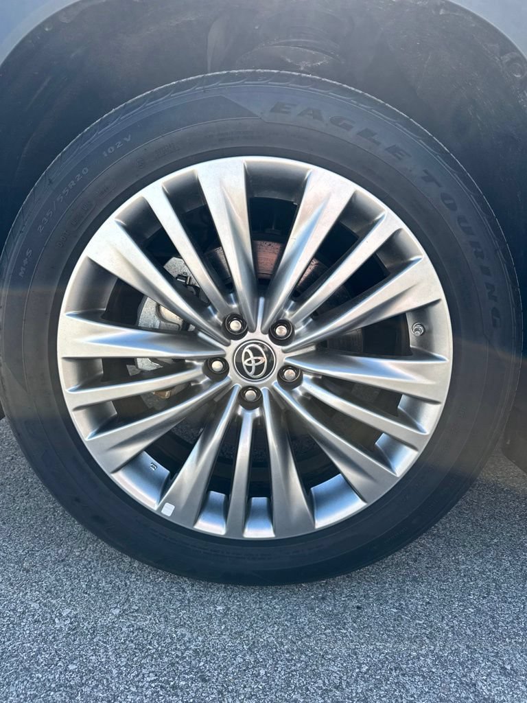 Used 2023 Toyota Highlander Platinum AWD/4WD image 5