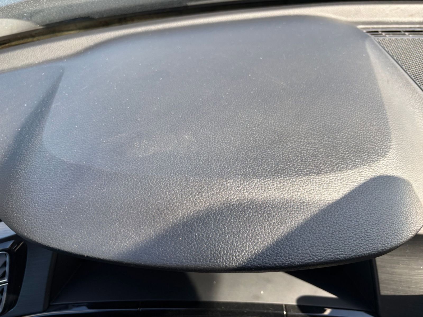 Used 2025 Volkswagen Atlas Cross Sport SE image 35