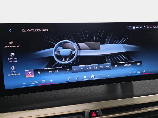 Certified 2024 BMW iX xDrive50 w/ Sport Package AWD/4WD image 21