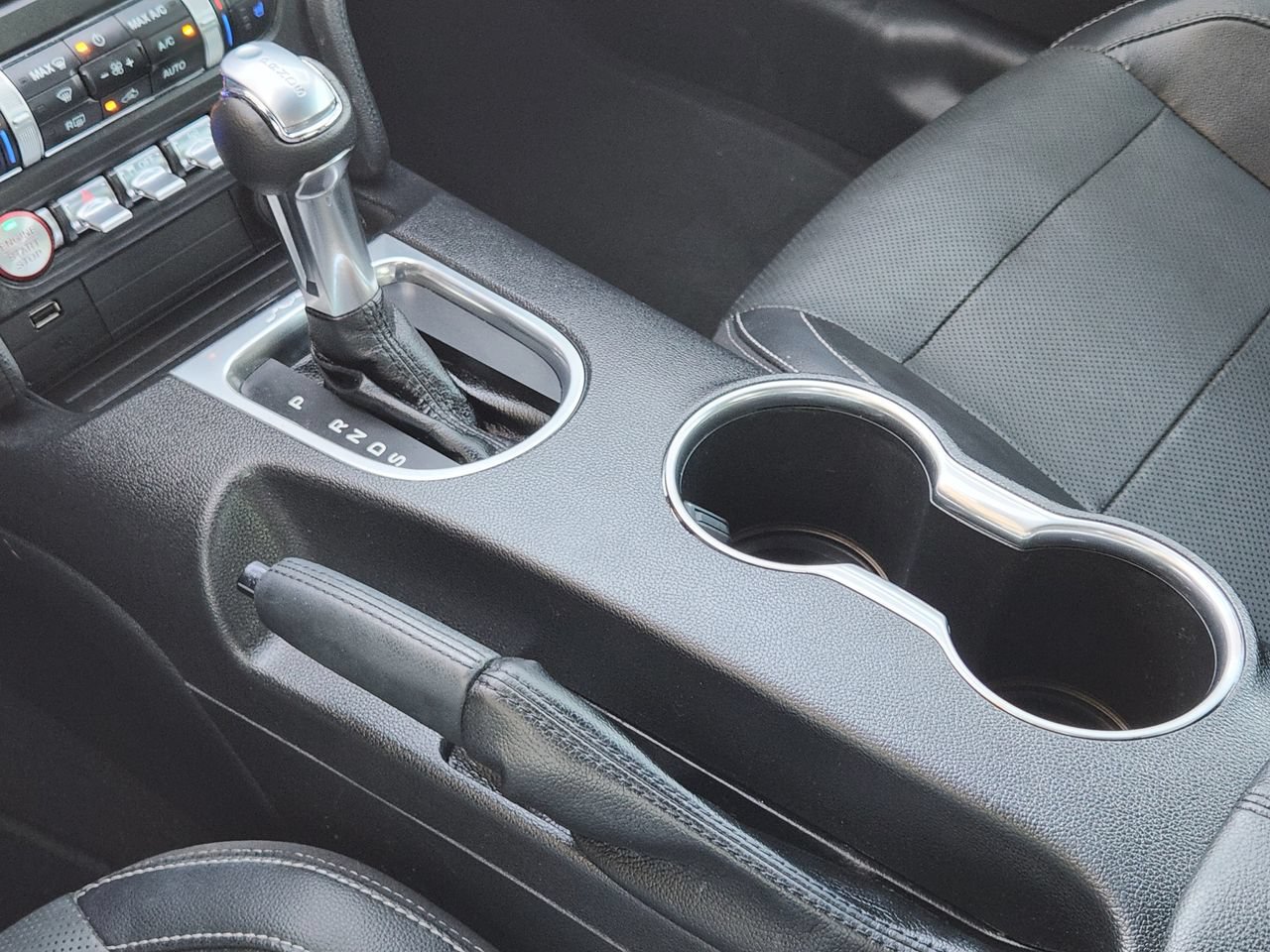 Used 2020 Ford Mustang Premium RWD image 19