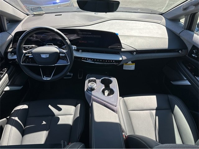 New 2025 Cadillac Optiq Luxury 1 image 18