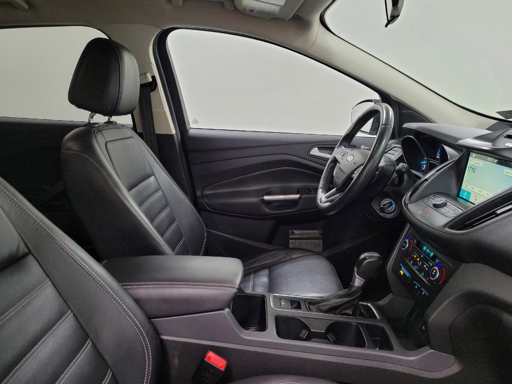 Used 2017 Ford Escape SE w/ SE Leather Comfort Package FWD image 21